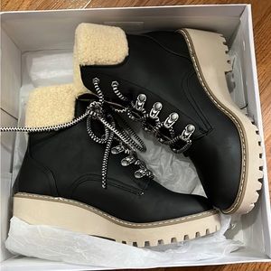 New in box dolce vita womens boots !!